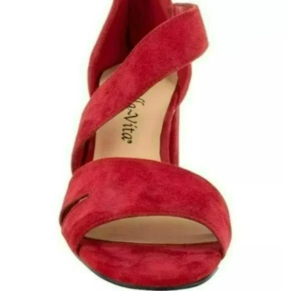 Bella Vita Korrine Block Heel Sandals-10W - Picture 4 of 10